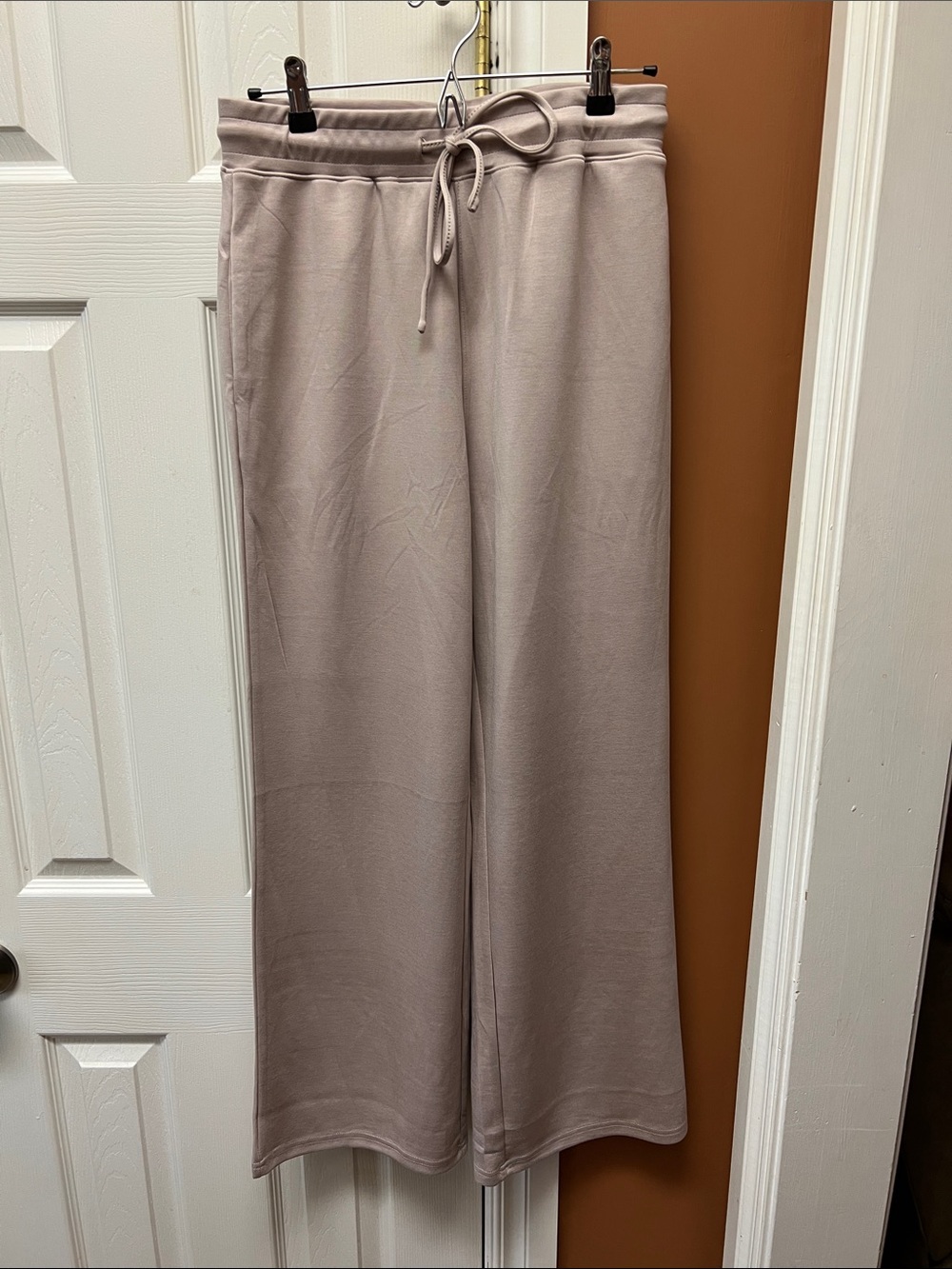 Relaxed Wide-Leg Drawstring Pants in Taupe